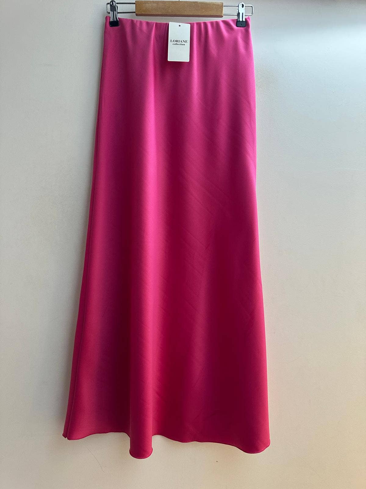 Long, fluid, and lightweight skirt Fuchsia