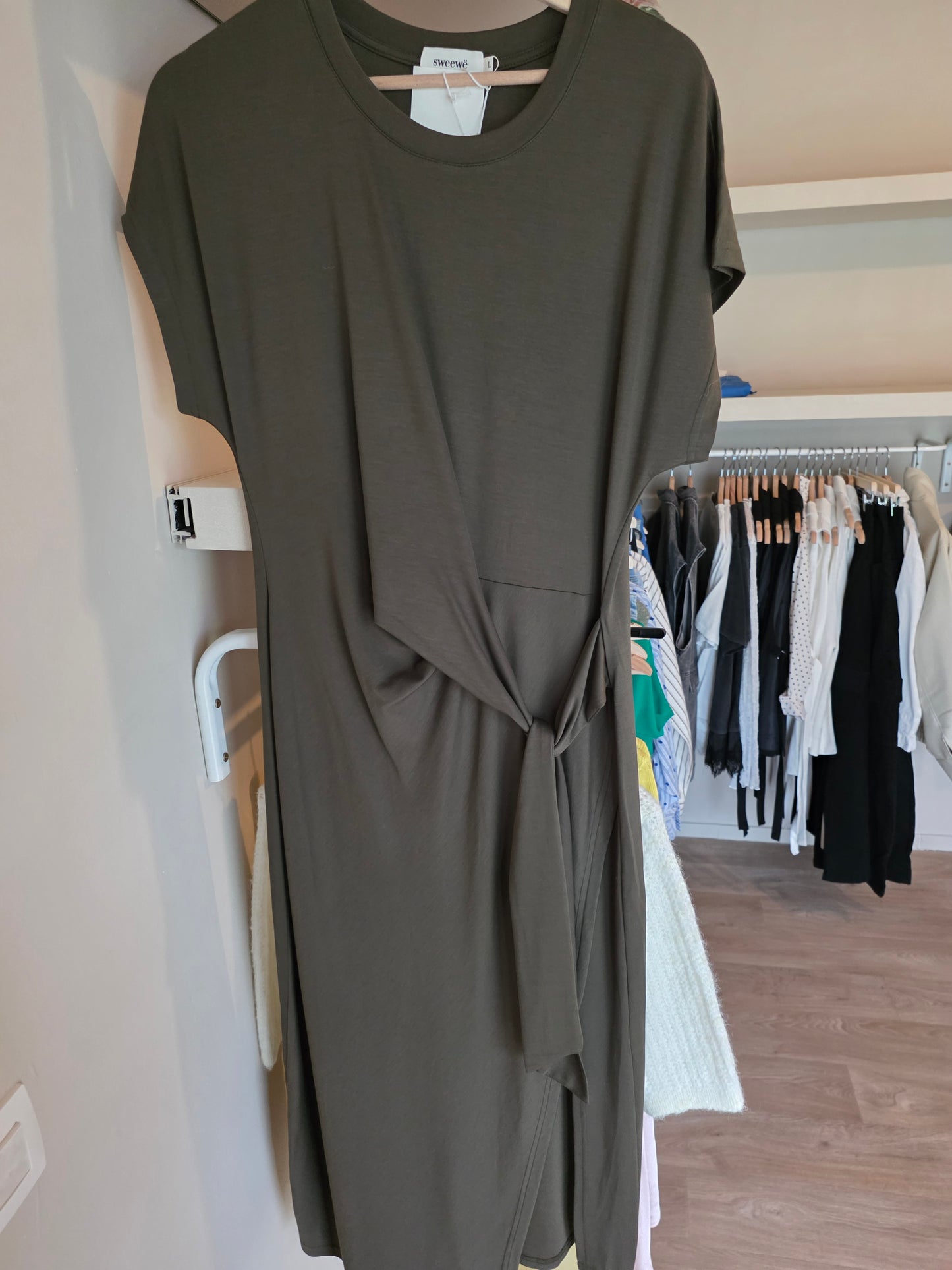 Midi T-Shirt Jurk – Olive Green