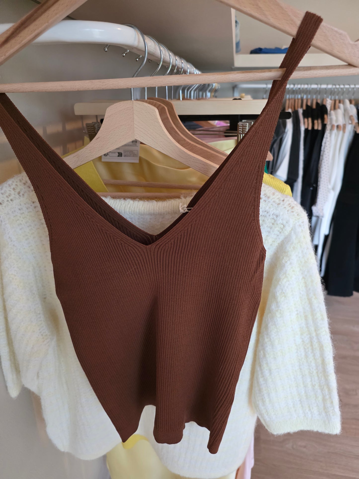 Ribbed V-Neck Knit Tank Top – Brown