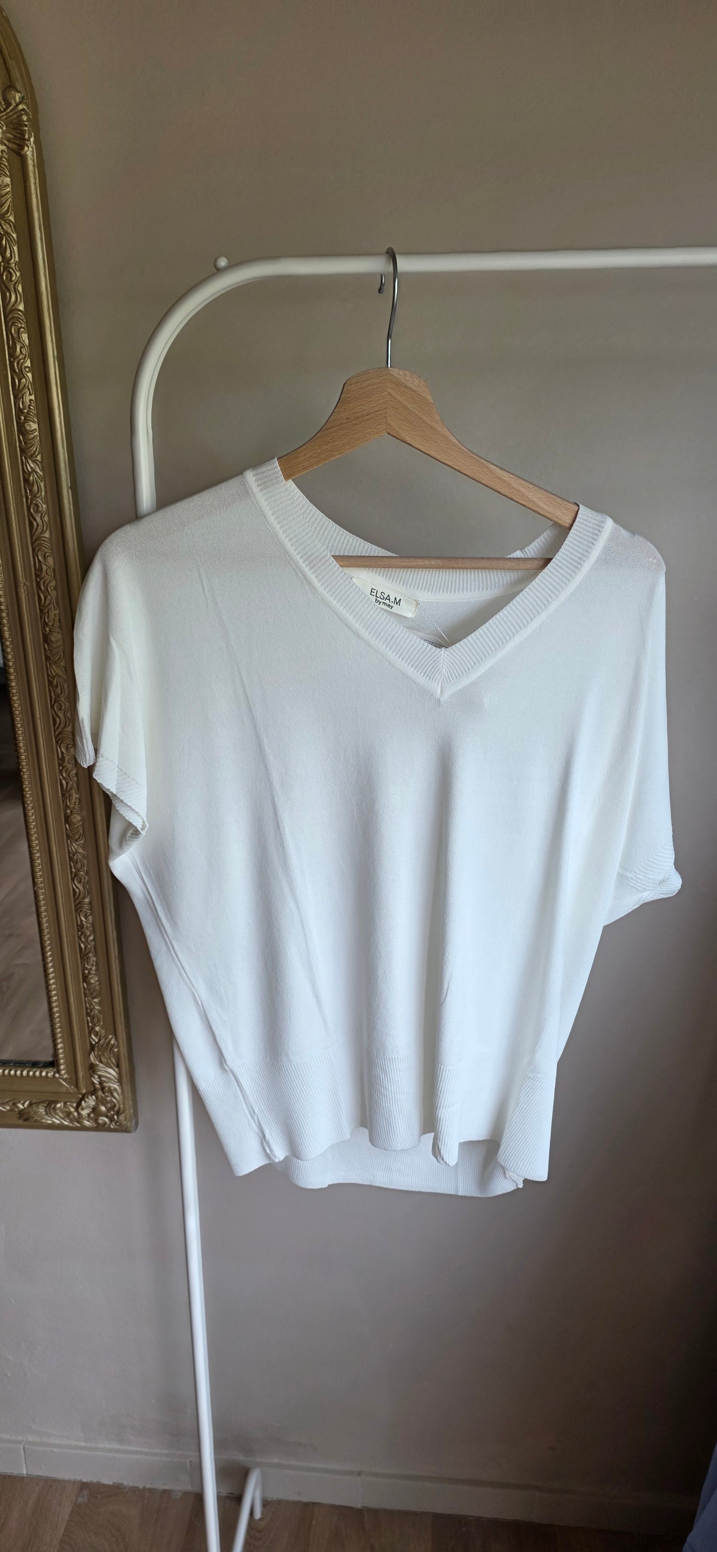Soft V-Neck Knit Top – Off White / light yellow
