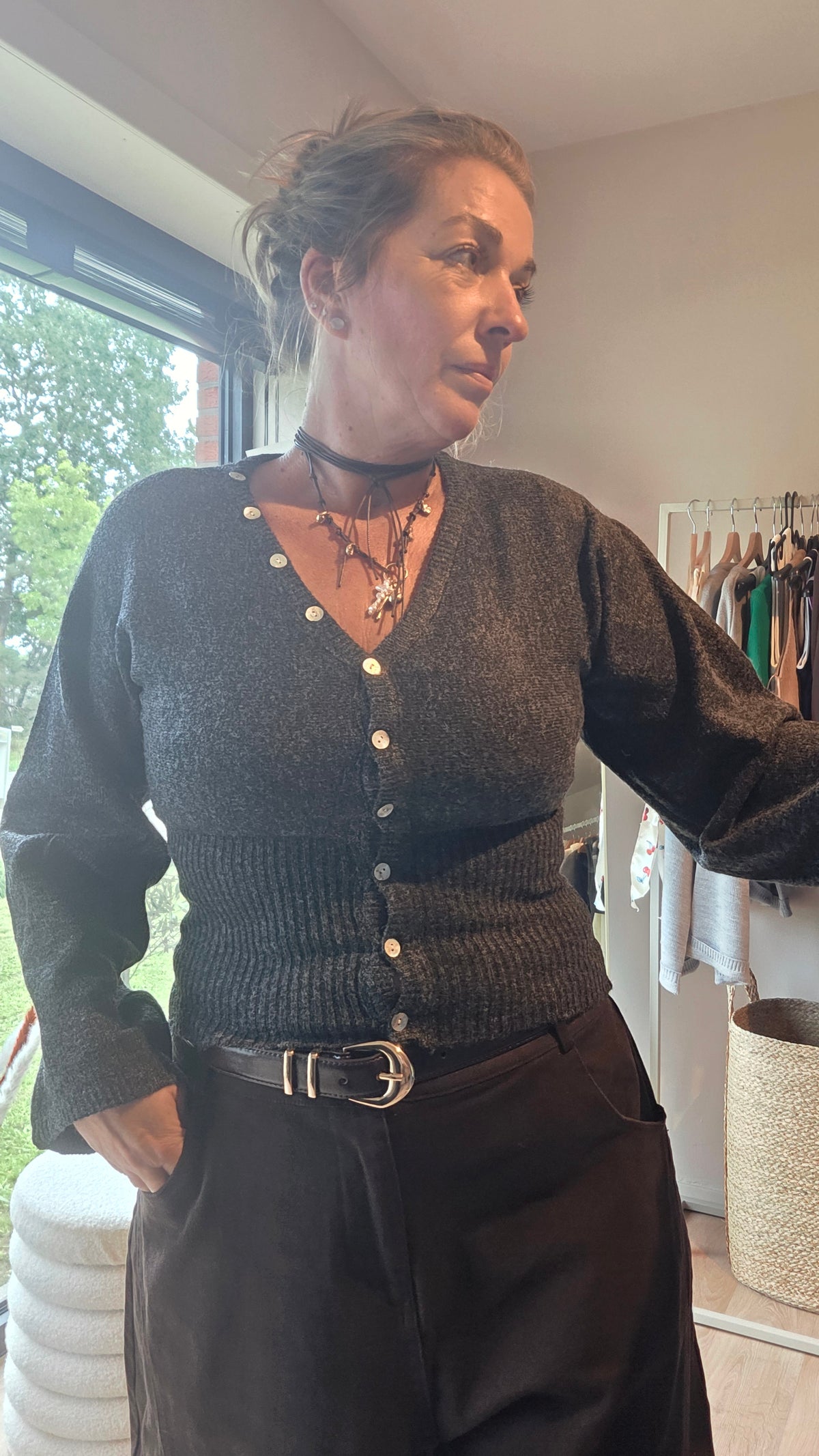 Shopify titel:
The Button Detail Cardigan – Antraciet 🖤